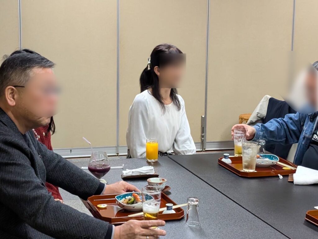 宴会　コンパニオンの画像 嵐山にコンパニオンを呼ぶなら 料金１人16,500円（税込・交通費別）愛想の良い子を宴会に- 京都コンパニオン.jp